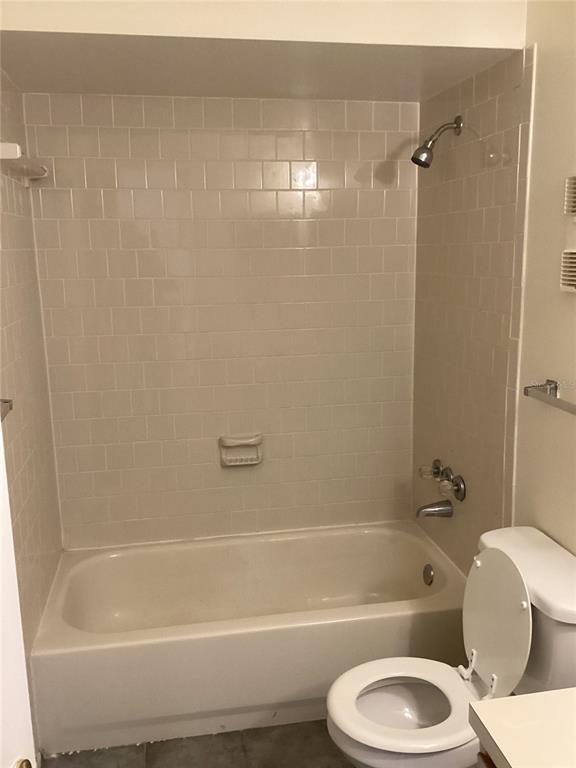 Building Photo - 2054 Bowen Dr