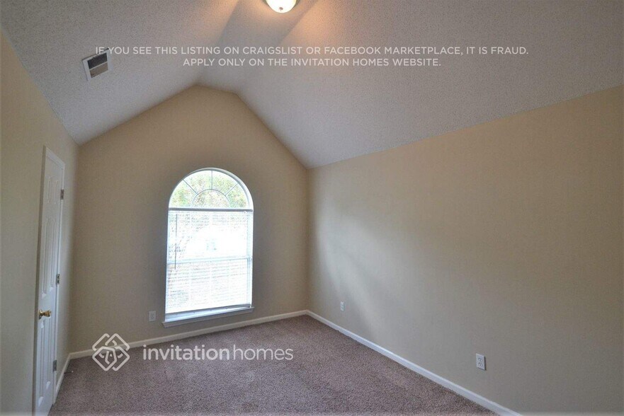 Building Photo - 489 Lakewater Estates Dr