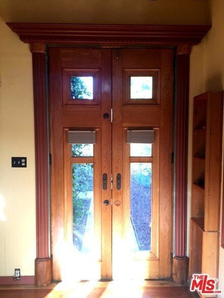 Guesthouse entrance from inside - 3864 Girard Ave