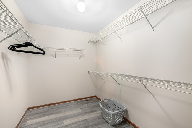 Building Photo - 1303 River Haven Trail