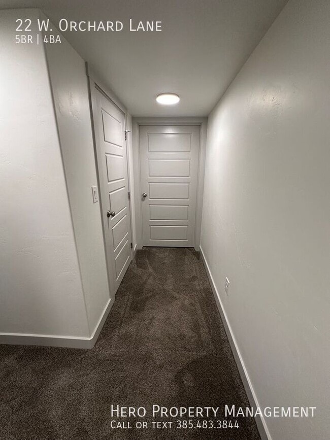 Building Photo - 22 W Orch Ln