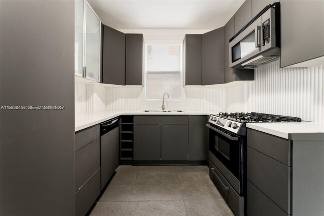 Building Photo - 177 NE 44th St