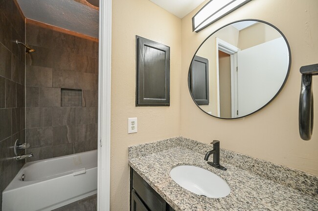 Building Photo - 19226 Plantain Dr