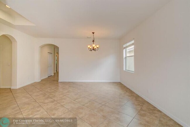 Building Photo - 4198 NW Burr Oak Ct