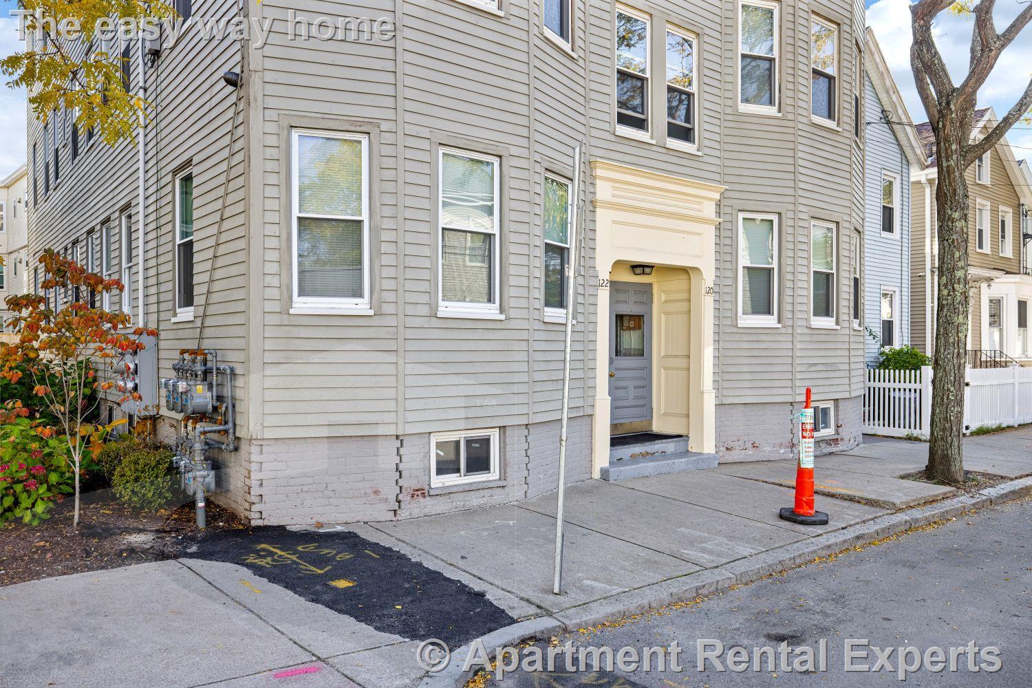 Building Photo - 122 Columbia St