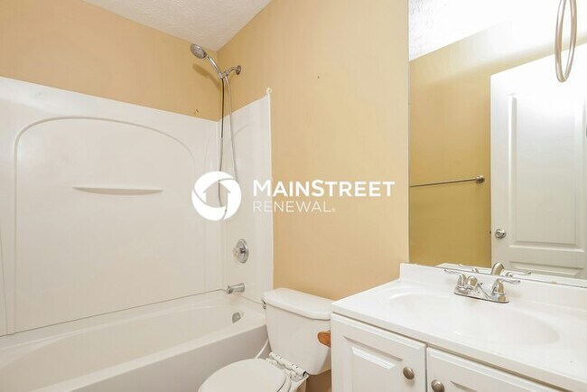 Building Photo - 4 Bedroom Pet-Friendly Home in Covington, GA with Main Street Renewal