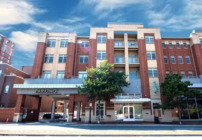 Building Photo - 309 Holland Ln