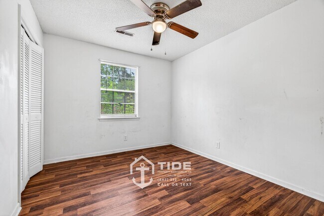 Building Photo - 123 E Edgefield Dr