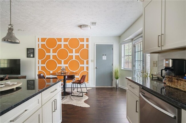 Building Photo - 942 Cadencia Way SW