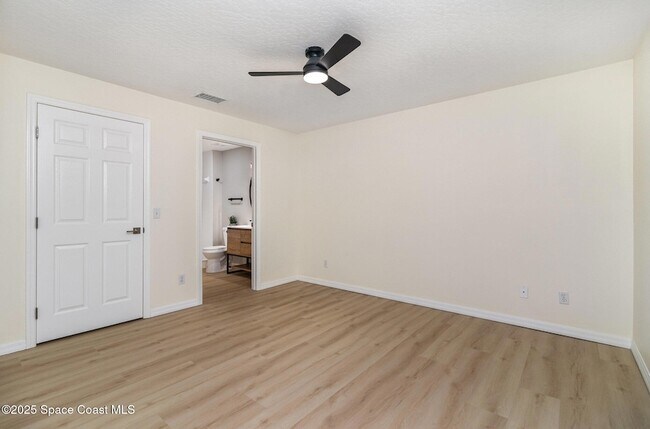 Building Photo - 165 Casseekee Trail