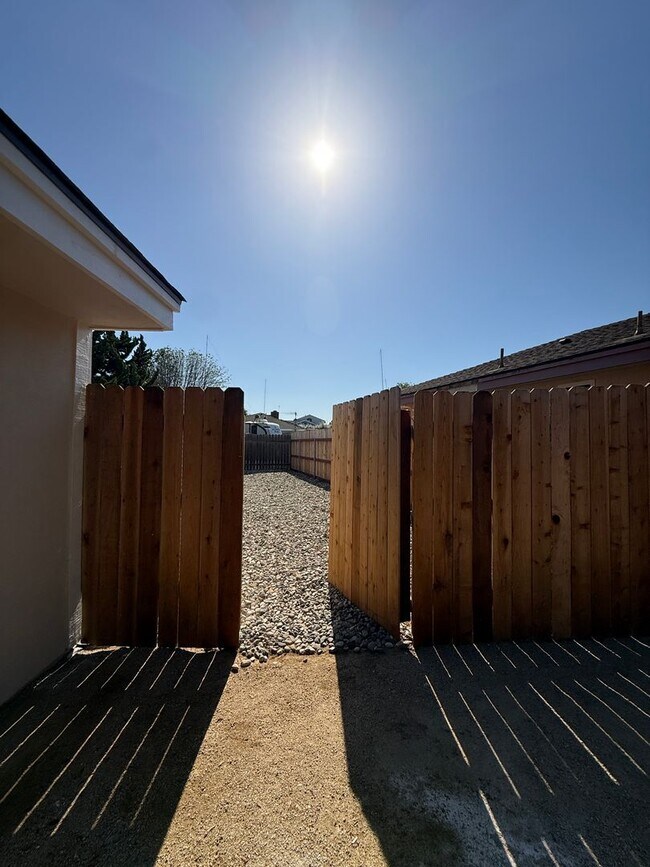 Building Photo - Just Beautifully Updated Village Hills Single Story Home in Orcutt