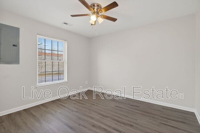 Building Photo - 1604 Parks Ave