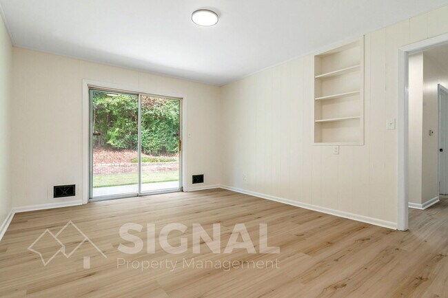 Building Photo - 4324 Warren Rd