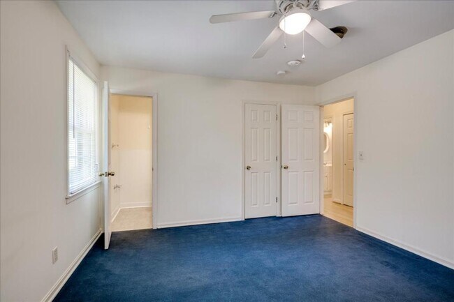 Building Photo - 552 Whitehead Dr