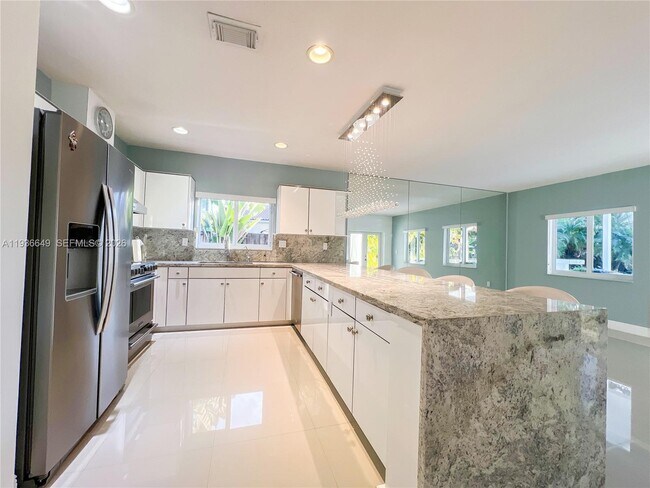 Building Photo - 3884 SW 150th Ct