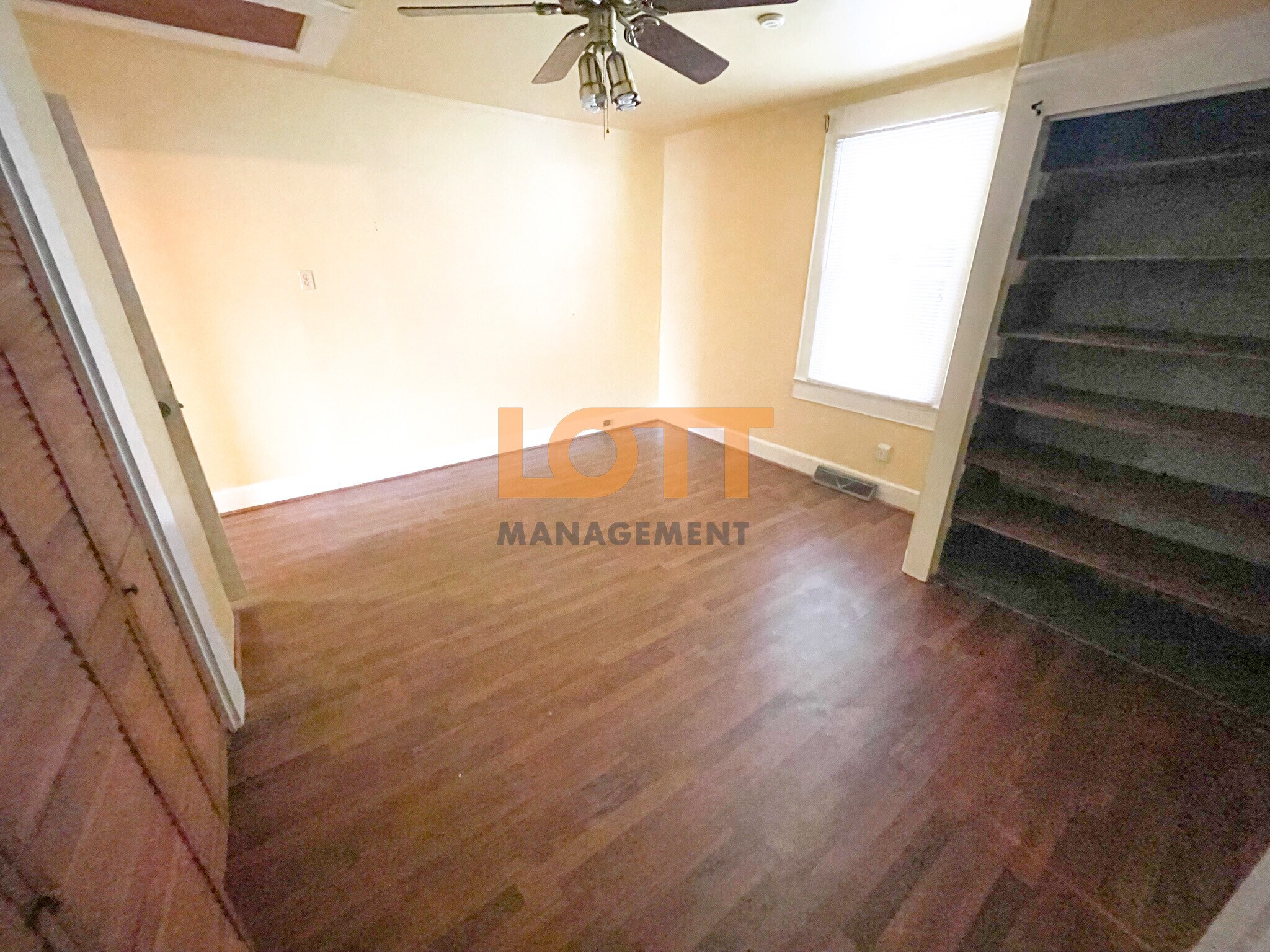 Building Photo - 294 Werts St