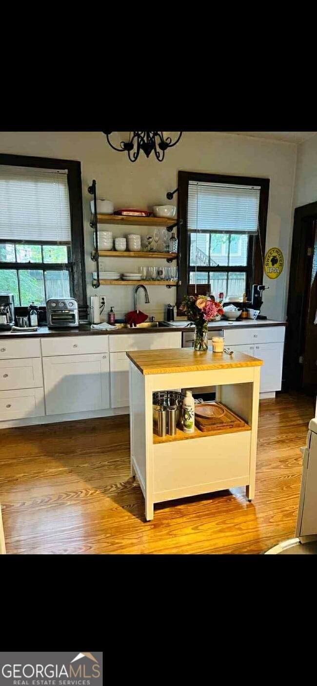 Building Photo - 834 Fulton Terrace SE