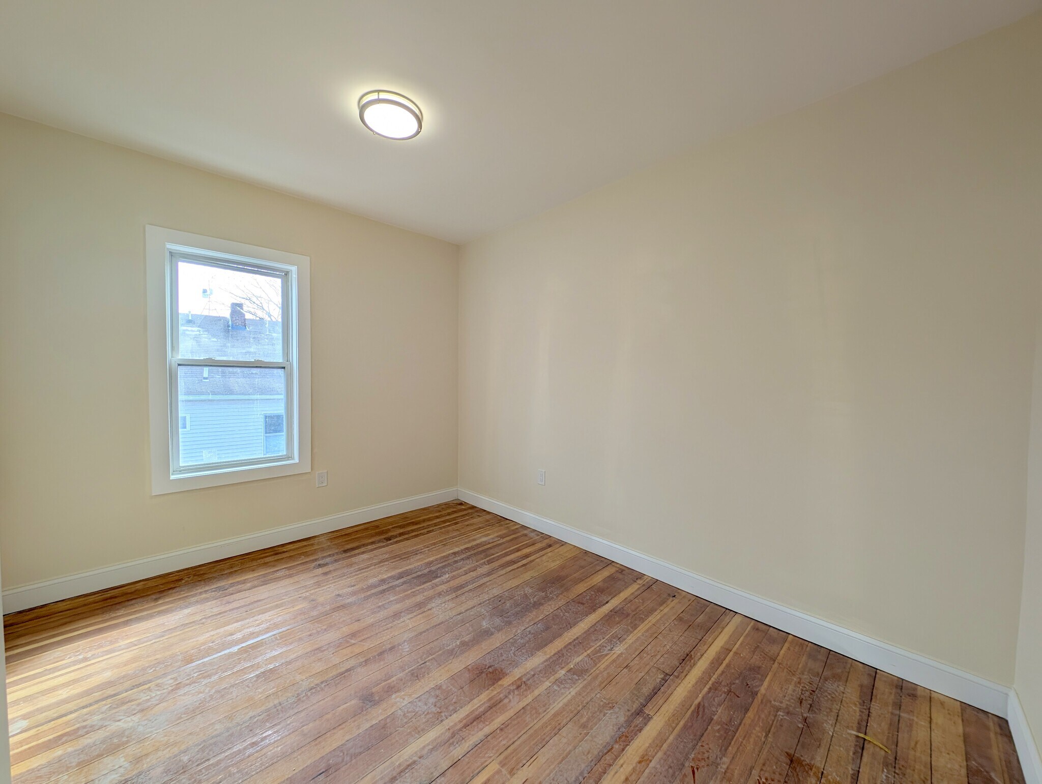 Building Photo - 7 Lowell Cir