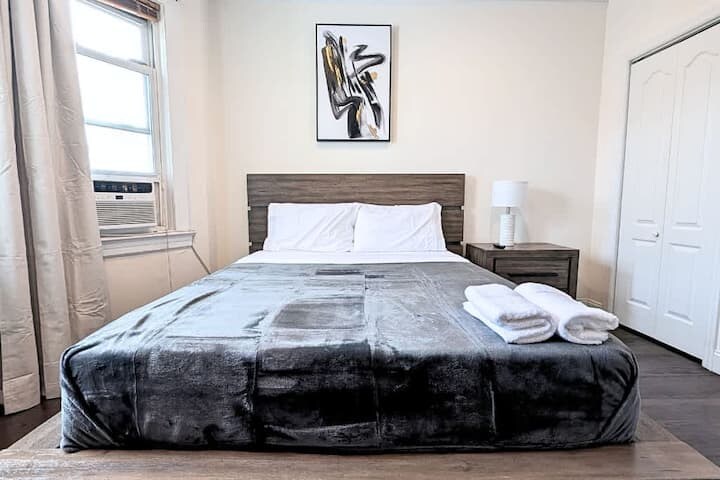 Building Photo - 108 Gotthart St