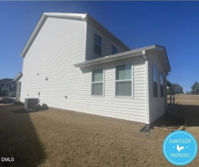 Building Photo - 112 Hoyne Way