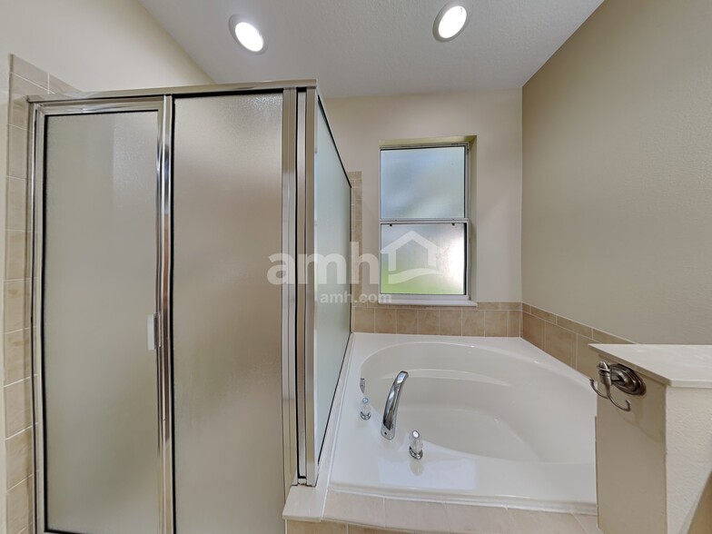 Building Photo - 15152 Stonebriar Way
