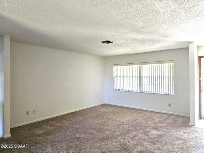 Building Photo - 1668 E Shangri-La Dr