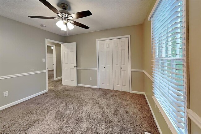 Building Photo - 274 Peach Crossing Dr
