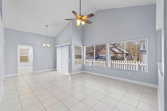 Building Photo - 110 Parkwood Dr