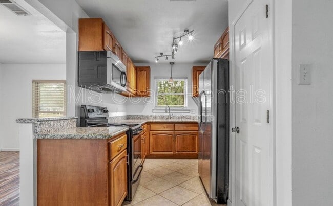 Building Photo - 7520 Marathon Dr