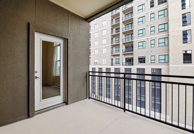 Building Photo - 1010 Rosine St