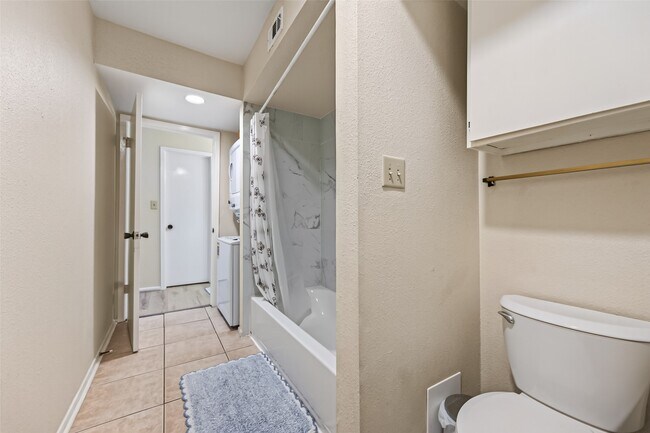 Building Photo - 3303 W Greenridge Dr