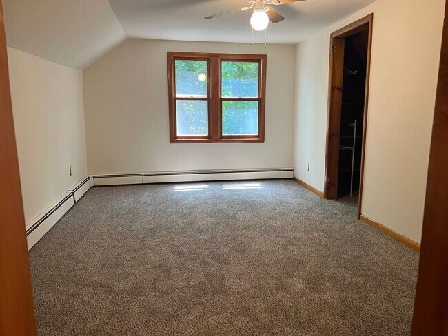 Building Photo - Quakertown Cape in Private Setting