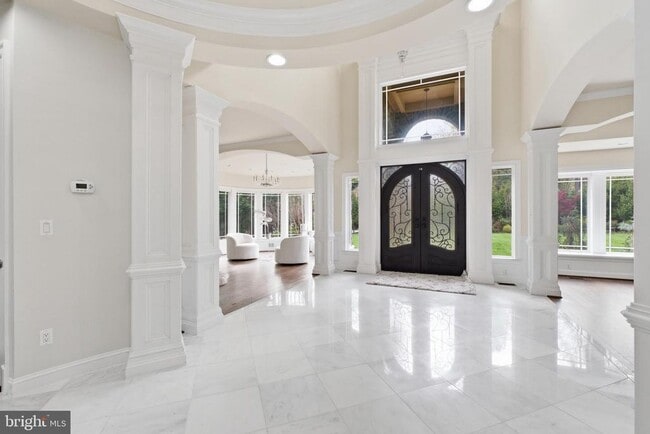 Building Photo - 8735 Brook Rd