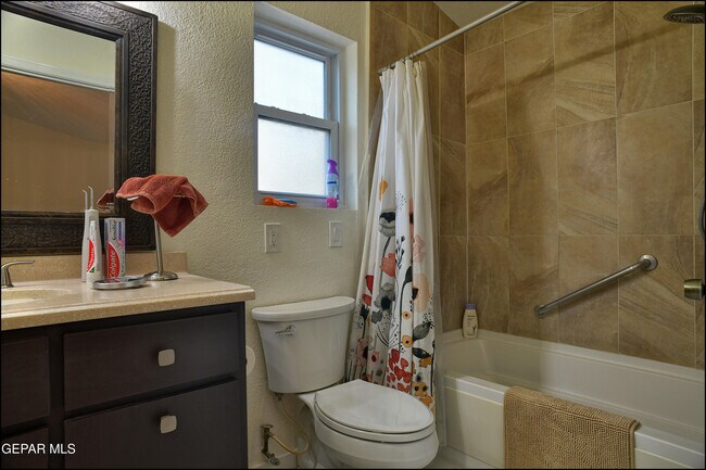 Building Photo - 237 N Alto Mesa Dr