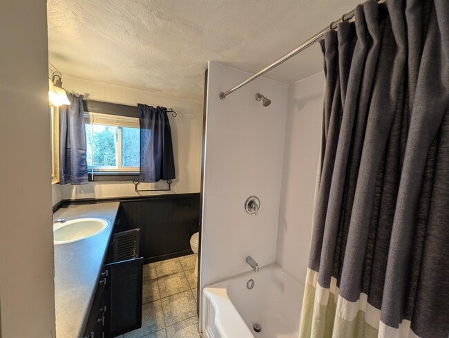 Building Photo - 30 Pleasant St