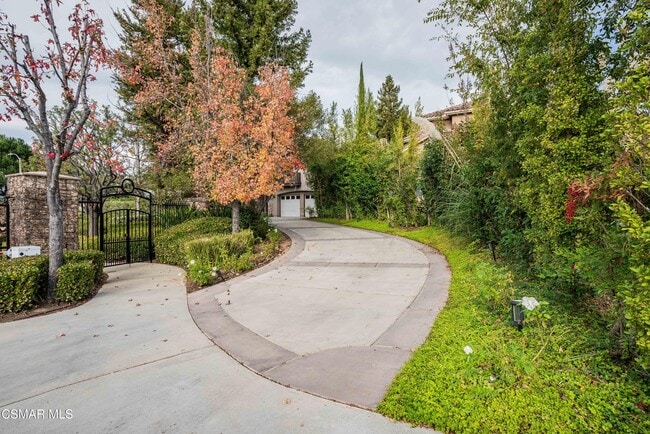 Building Photo - 504 Rustic Hills Dr