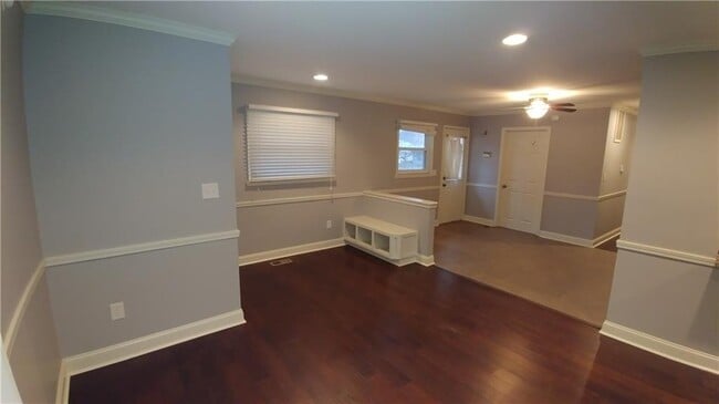 Building Photo - 4819 Carvel Ave