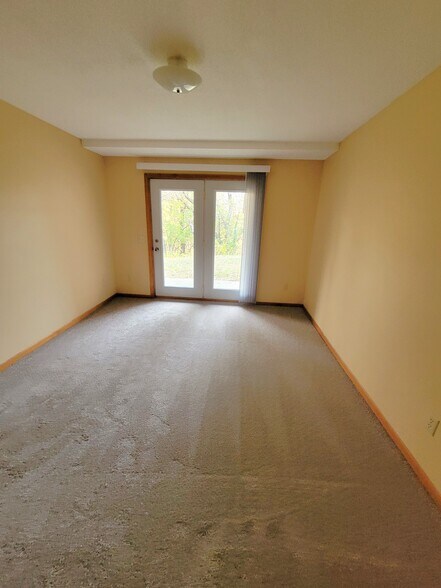 Building Photo - 451 Hunter Hill Rd