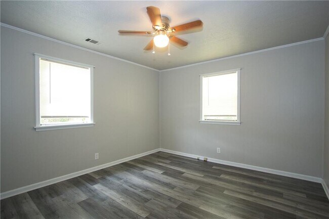 Building Photo - 1312 Cooper Rd