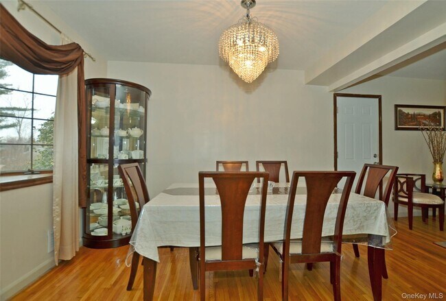 Building Photo - 327 Town Line Rd