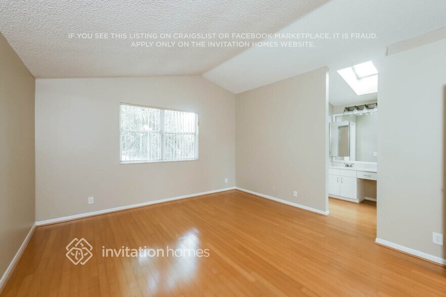 Building Photo - 889 NW 97th Ave