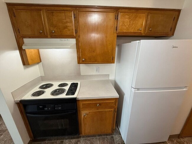 Building Photo - 653 Glen Creek Rd NW