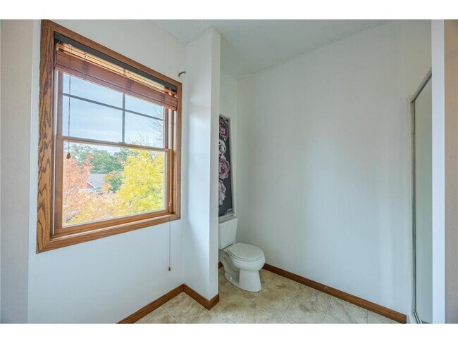 Building Photo - 926 Ramsey St