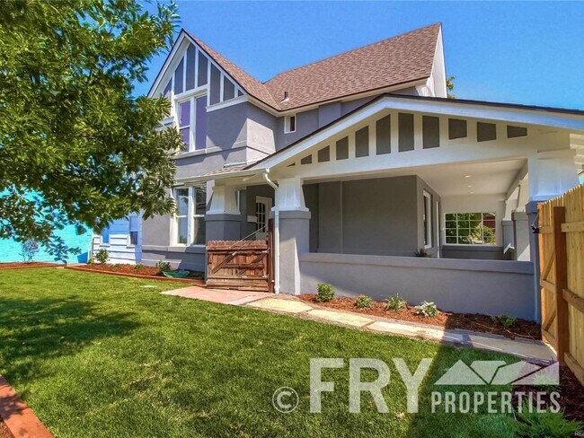 Building Photo - Fully remodeled 2  bed + office, main floo...