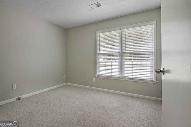 Building Photo - 413 Deergrass Trail