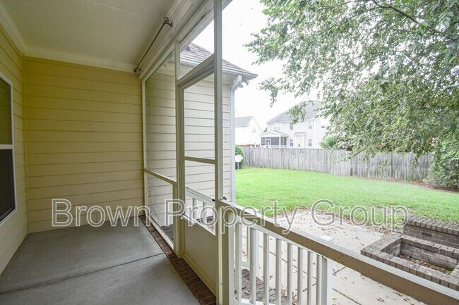 Building Photo - 4025 Fallberry Dr