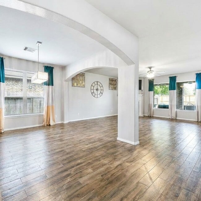 Building Photo - 21388 Timber Lodge Ln