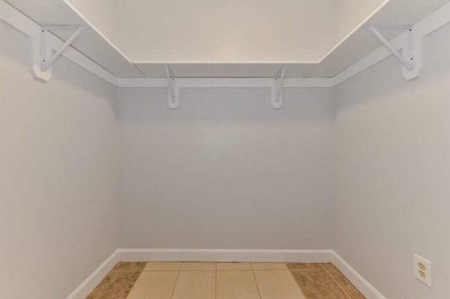 Building Photo - 237 Chestnut St