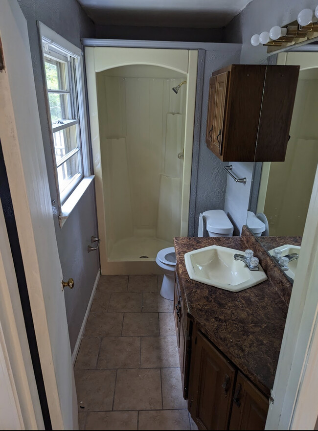 Bathroom 1 - 4170 Briarwood Ct