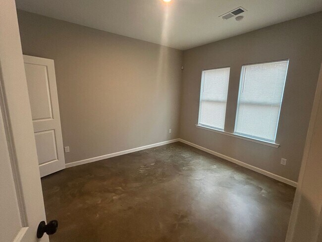 Building Photo - 3312 Tutwiler Ave